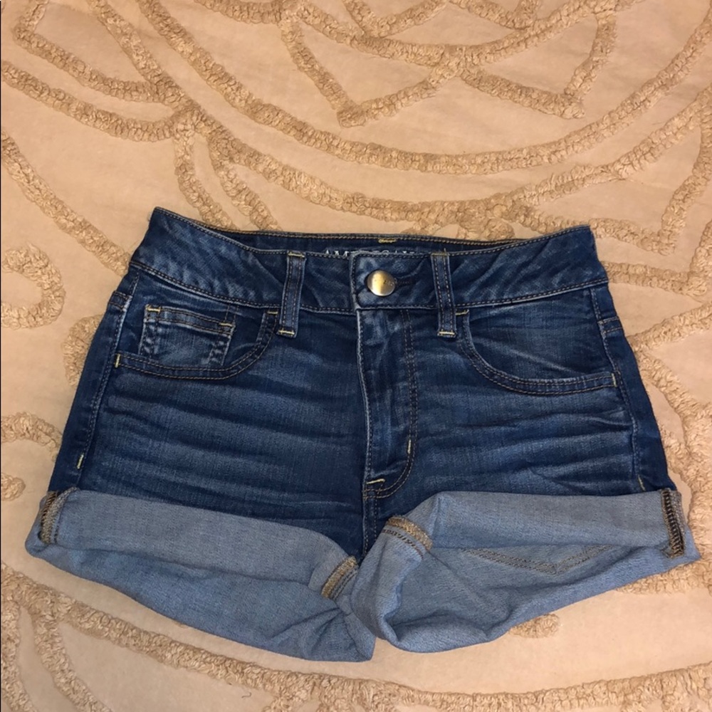 medium wash of american eagle jean shorts